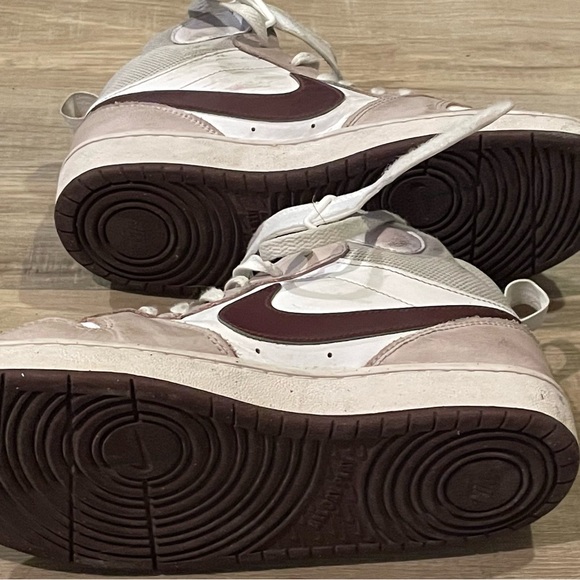 nike court borough mid 2 7y White/Burgundy Crush/Platinum Violet - Picture 2 of 7